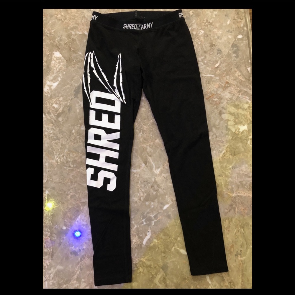 Shredz Leggings EUC Black and White.